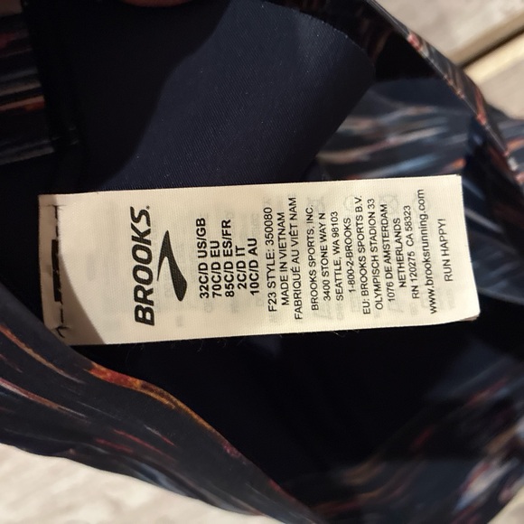 Multicolor Patterned Athletic Tank Top - Picture 3 of 3